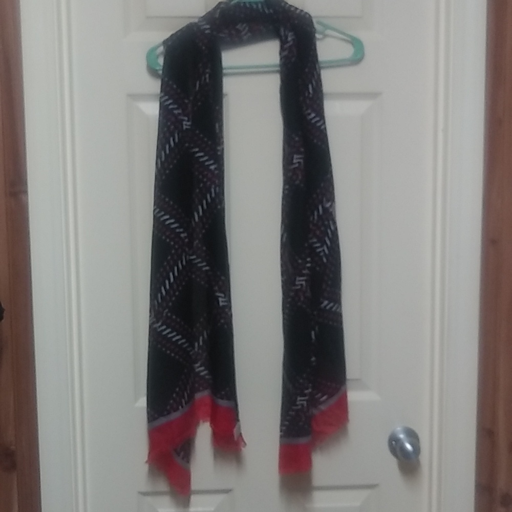 Vera Bradley Black & Red Plaid Soft Fringe Scarf NWOT